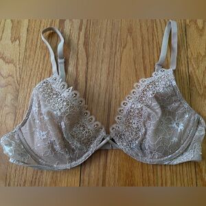 NWOT Victoria’s Secret Very Sexy Lace Unlined Plunge Bra 34B Convertible Straps